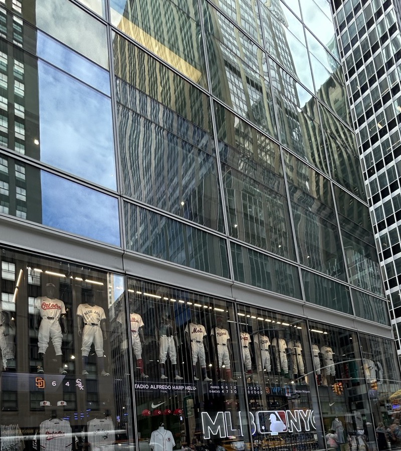 ロックフェラーセンター近くにあるMLB Flagship Storeの外観