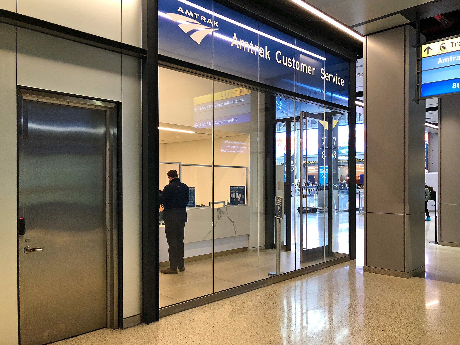 Moynihan Train Hall内にあるAmtrak Customer Serviceのカウンター