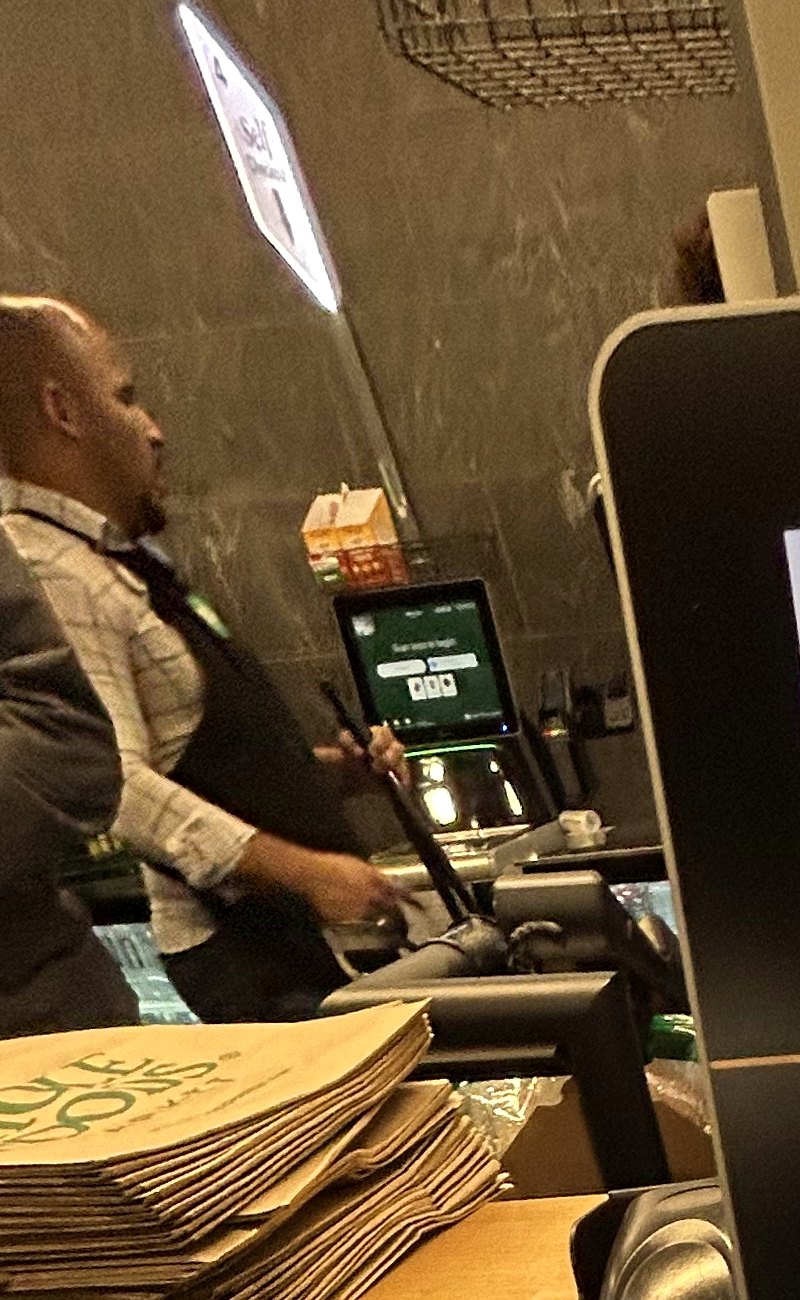 Whole Foods Columbus Circle店のセルフレジと量り売りの商品