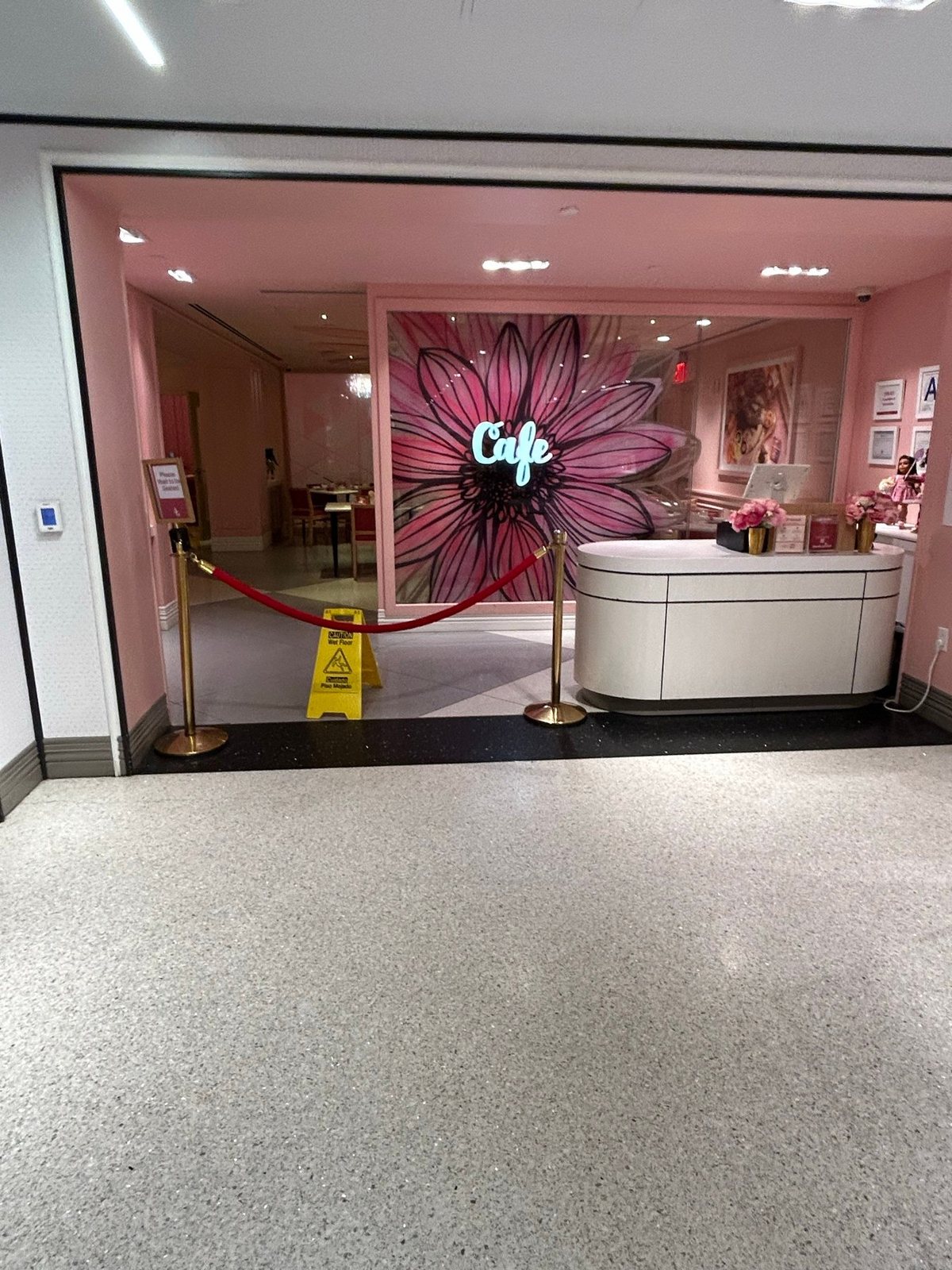 American Girl New York地下にあるAmerican Girl Cafeの入口