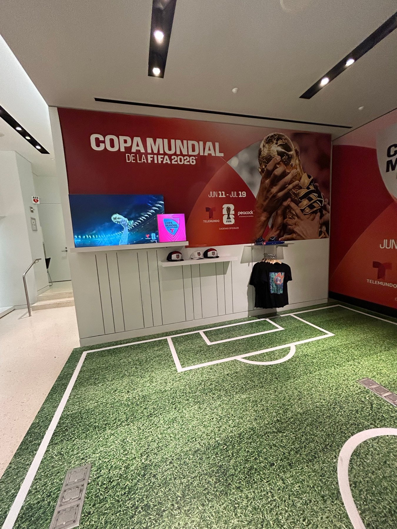 Copa Mundialと書かれたNBCストア内のサッカー特設コーナー