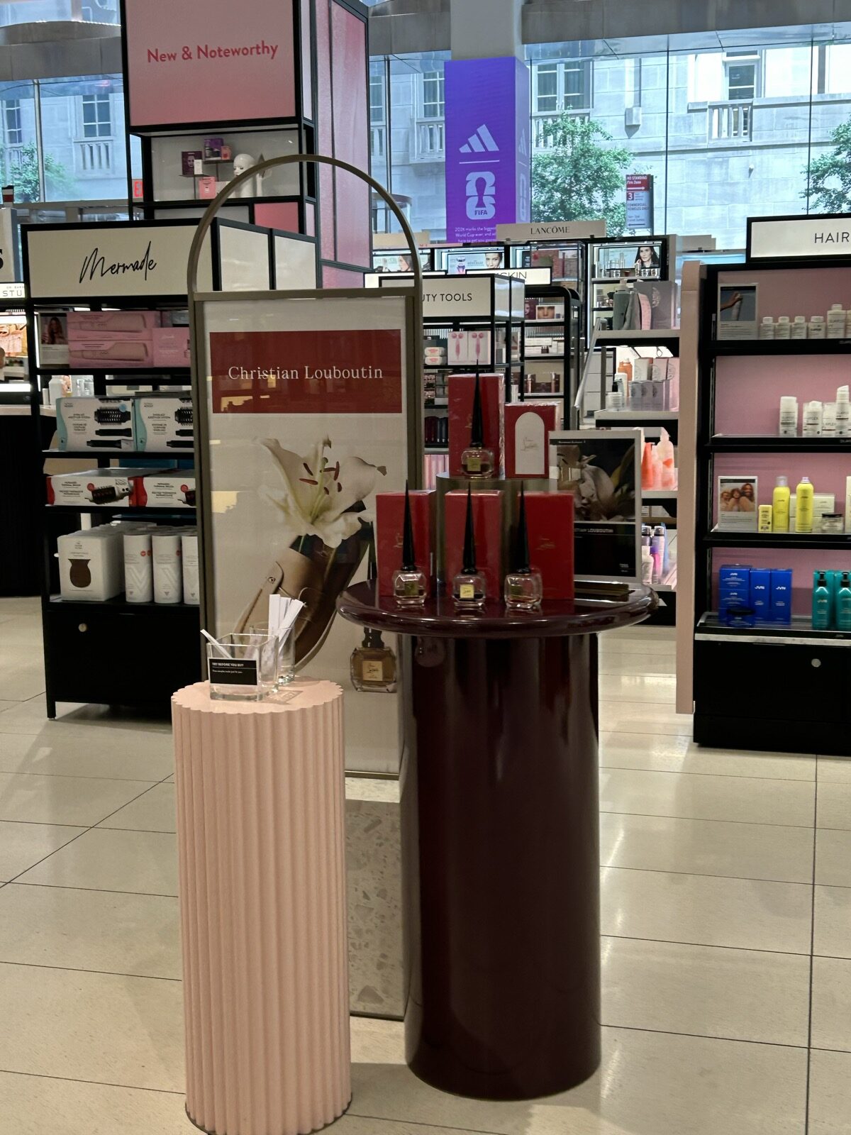 Nordstrom NYC Flagshipの香水とコスメの売り場