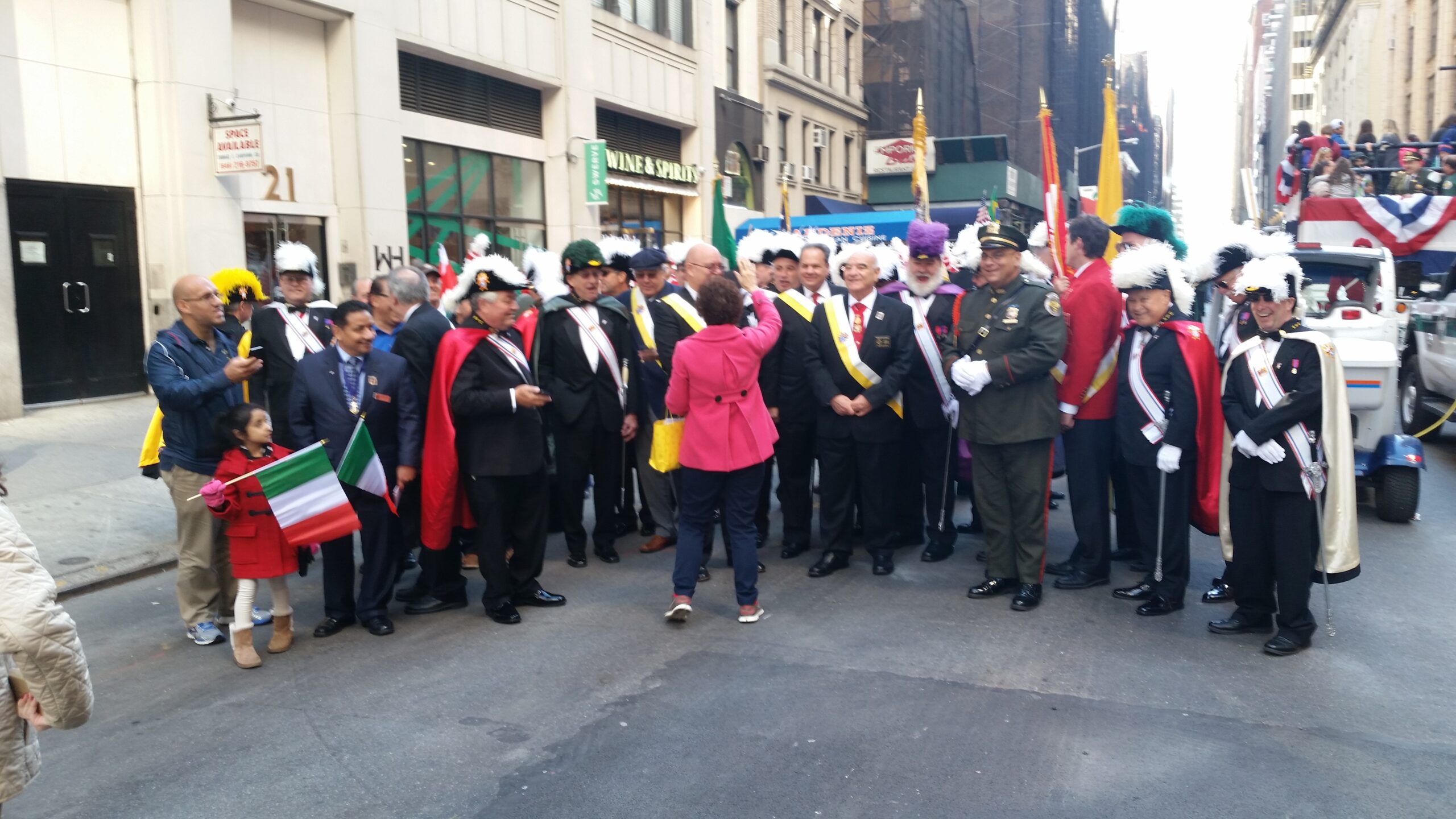 Fifth Avenueで行われるColumbus Day Paradeの様子