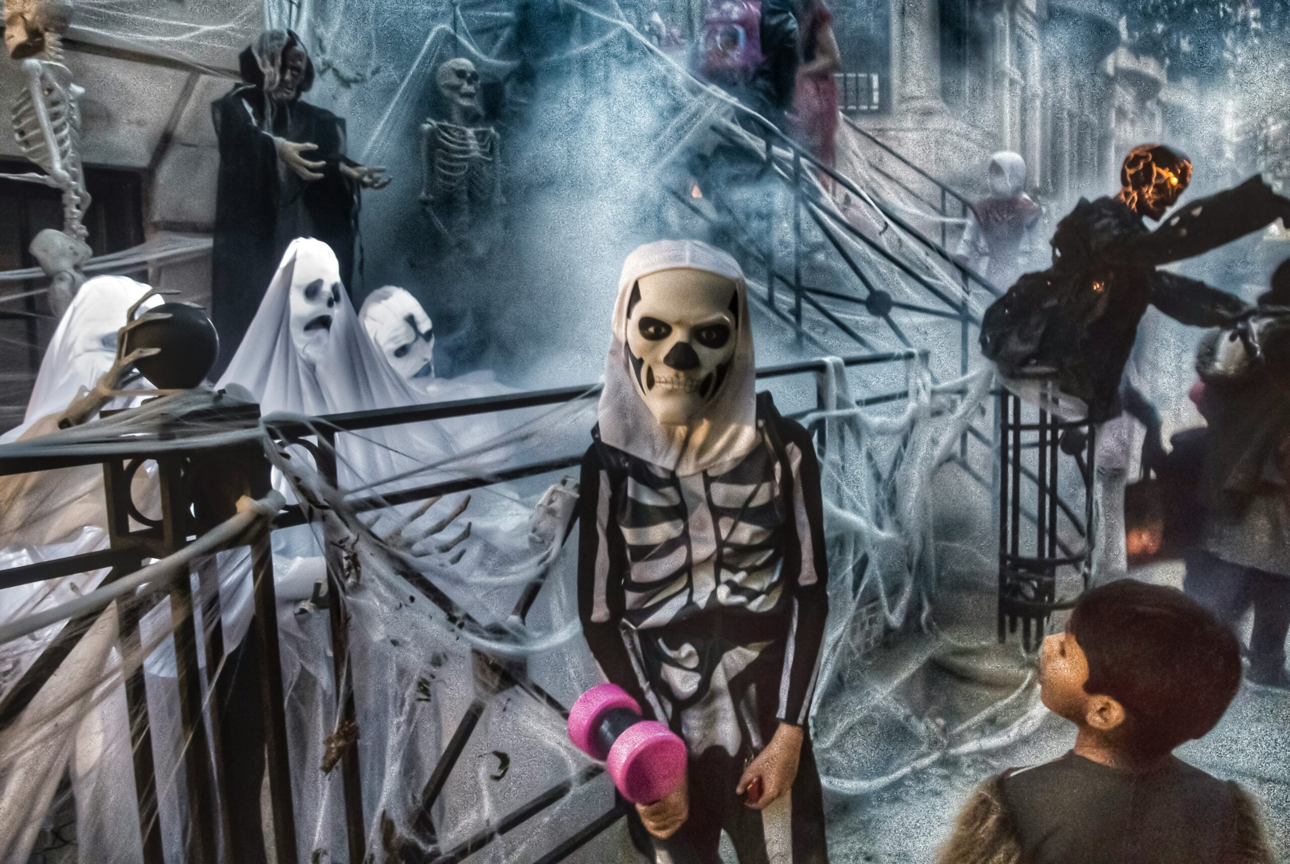 ニューヨークでハロウィンの仮装を楽しむ人たち